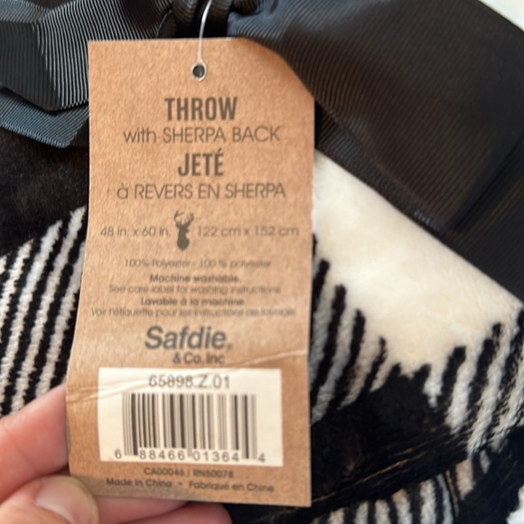 Sherpa blanket NWT - Picture 3 of 3